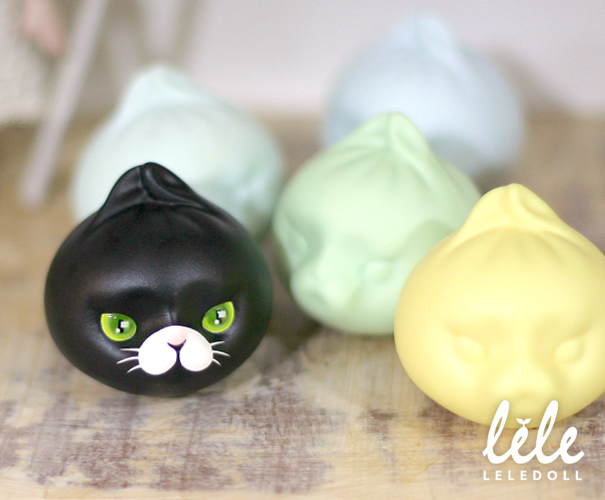 arttoy designertoy cat leledoll leejaeyeon mandu nyang tuxedo cow black white black-bean-sauce mustache