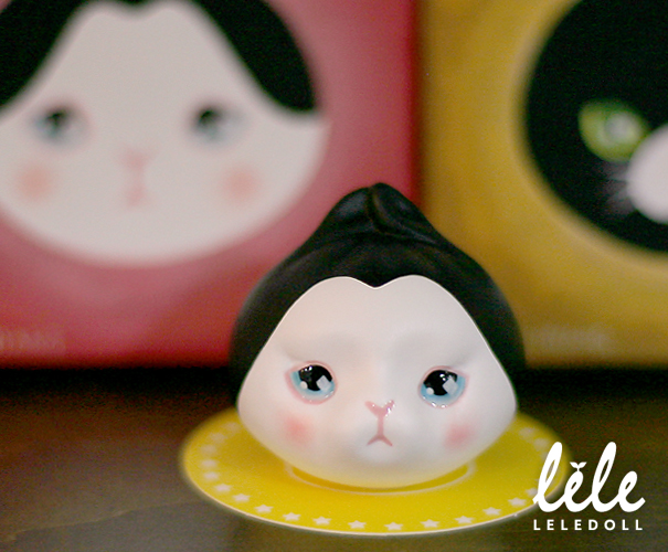 arttoy designertoy cat leledoll leejaeyeon mandu nyang tuxedo cow black white black-bean-sauce mustache